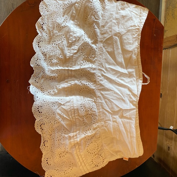 White hollister skirt - Picture 3 of 3